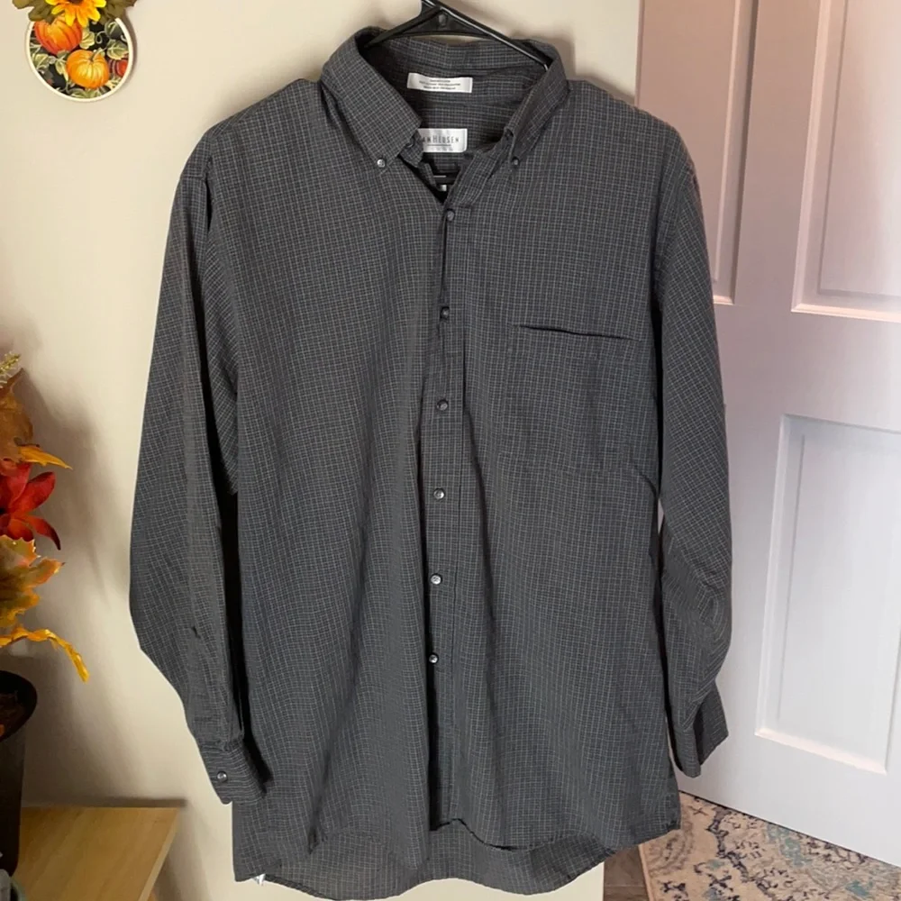 Van Heusen 15 1/2 32/33 button down